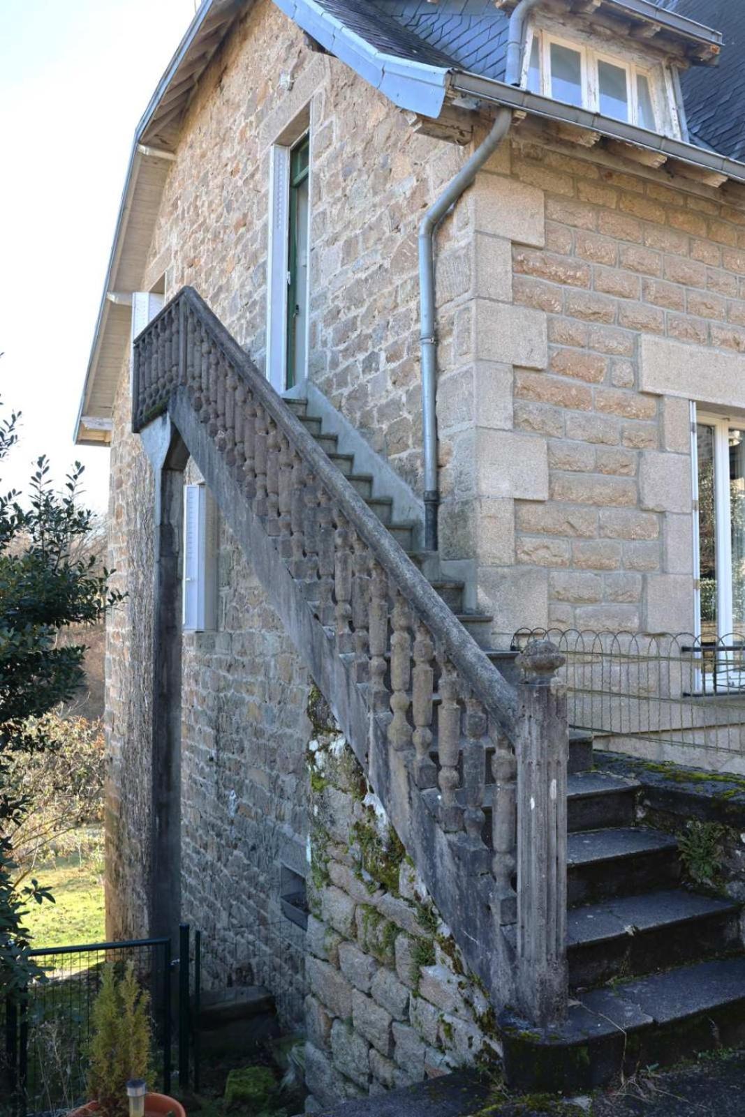 La Cigalienne Villa Treignac Luaran gambar